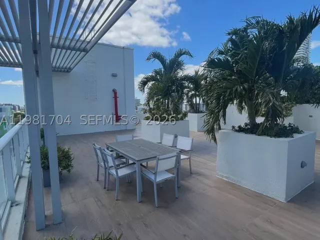 2-bedroom condo for sale in Miami - 321 NE 26th St 717 - MondialRealty