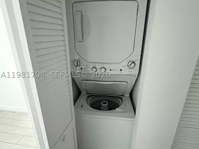 2-bedroom condo for sale in Miami - 321 NE 26th St 717 - MondialRealty