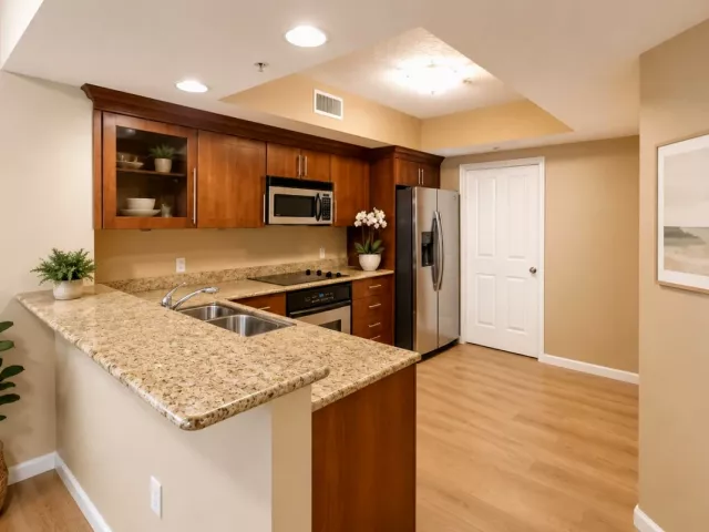 2-bedroom condo for sale in Fort Lauderdale - 401 SW 4th Avenue 402 - MondialRealty