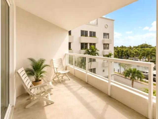 2-bedroom condo for sale in Fort Lauderdale - 401 SW 4th Avenue 402 - MondialRealty