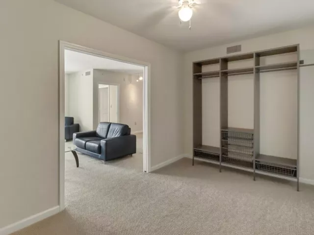 2-bedroom condo for sale in Fort Lauderdale - 401 SW 4th Avenue 402 - MondialRealty