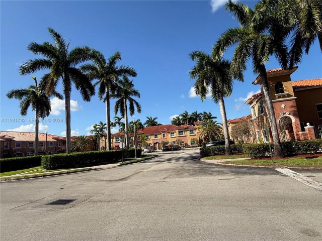 Home for rent at 764 SW 106th Ave 1909 - photo 7455131