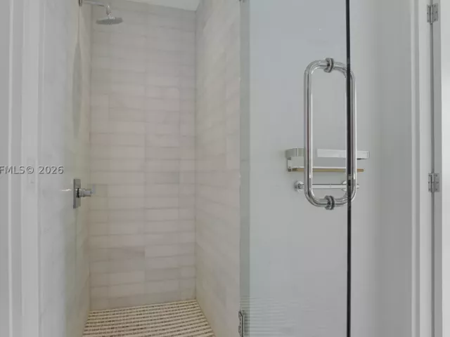 2-bedroom condo for sale in Miami - 700 NE 26th Ter 3005 - MondialRealty