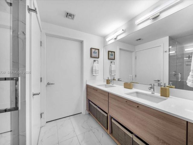 Apartment for rent  Unit #1104 - photo 7505250