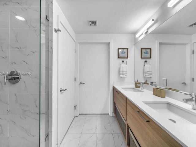 Apartment for rent  Unit #1104 - photo 7505251