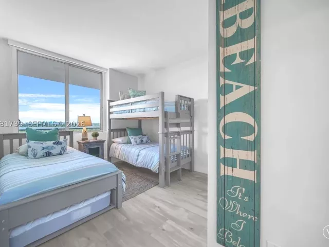 2-bedroom condo for rent in North Miami Beach - 16385 Biscayne Blvd 1104 - MondialRealty