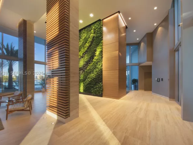 2-bedroom condo for rent in North Miami Beach - 16385 Biscayne Blvd 1104 - MondialRealty