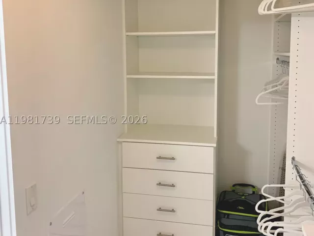 2-bedroom condo for rent in North Miami Beach - 16385 Biscayne Blvd 1104 - MondialRealty