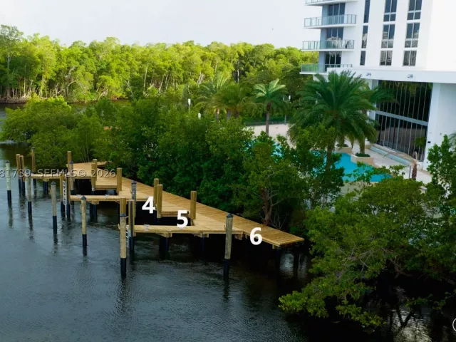 2-bedroom condo for rent in North Miami Beach - 16385 Biscayne Blvd 1104 - MondialRealty