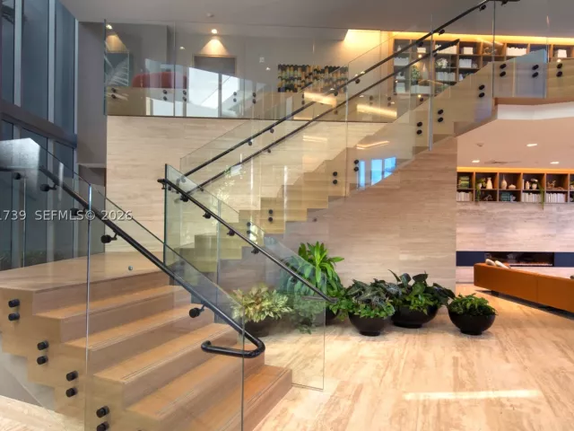 2-bedroom condo for rent in North Miami Beach - 16385 Biscayne Blvd 1104 - MondialRealty