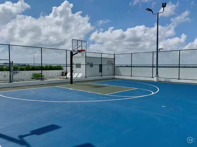 2-bedroom condo for rent in North Miami Beach - 16385 Biscayne Blvd 1104 - MondialRealty