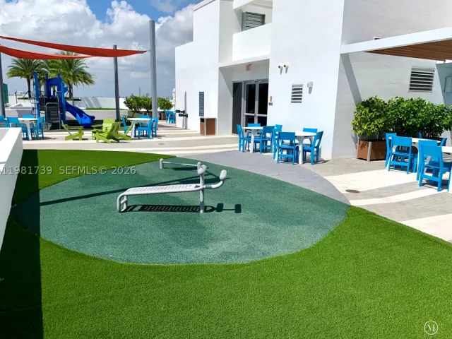2-bedroom condo for rent in North Miami Beach - 16385 Biscayne Blvd 1104 - MondialRealty