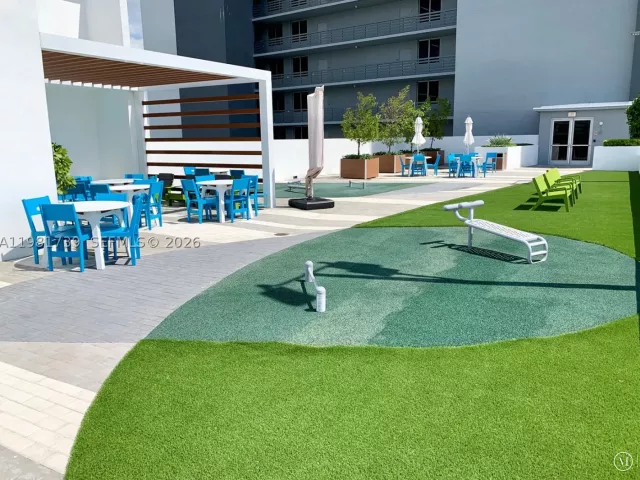 2-bedroom condo for rent in North Miami Beach - 16385 Biscayne Blvd 1104 - MondialRealty