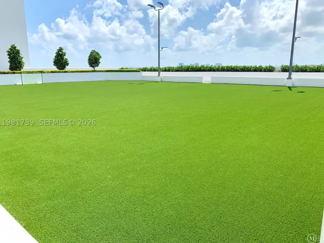 2-bedroom condo for rent in North Miami Beach - 16385 Biscayne Blvd 1104 - MondialRealty