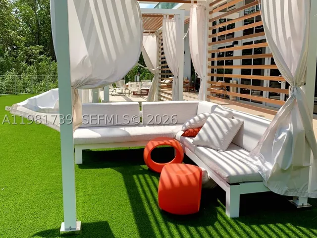2-bedroom condo for rent in North Miami Beach - 16385 Biscayne Blvd 1104 - MondialRealty