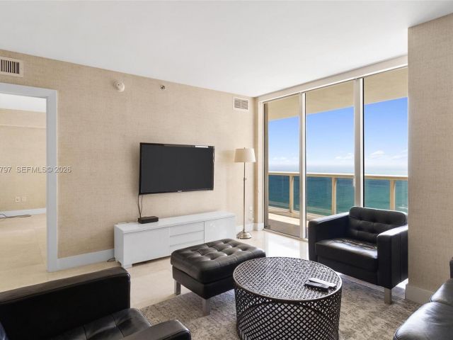 Apartment for rent  Unit #2904 - photo 7499370