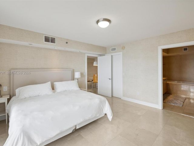 Apartment for rent  Unit #2904 - photo 7499378