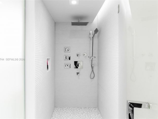 Apartment for rent  Unit #2903 - photo 7499399