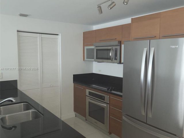 Apartment for rent  Unit #1510 - photo 7488810