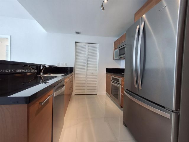 Apartment for rent  Unit #1510 - photo 7488812