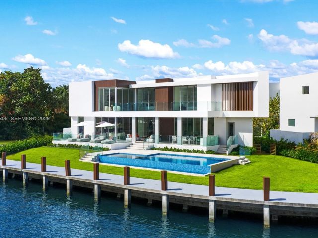 7-bedroom home for sale in Hallandale Beach - 503 Palm Dr - MondialRealty