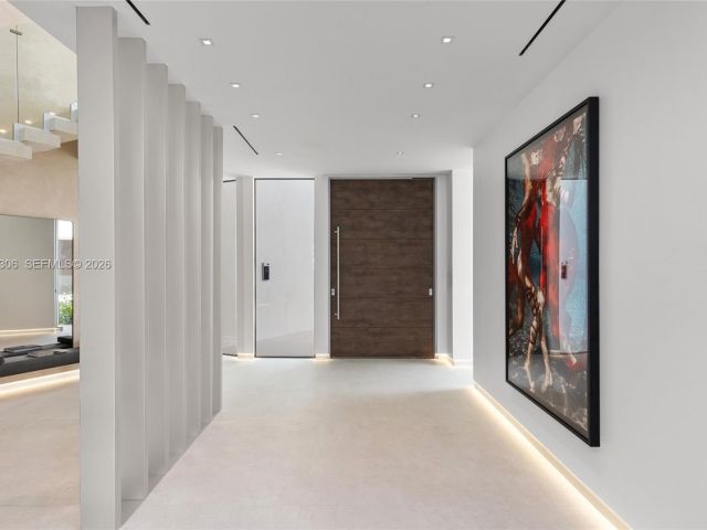 7-bedroom home for sale in Hallandale Beach - 503 Palm Dr - MondialRealty