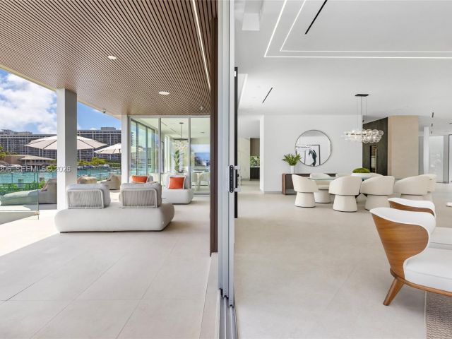 7-bedroom home for sale in Hallandale Beach - 503 Palm Dr - MondialRealty