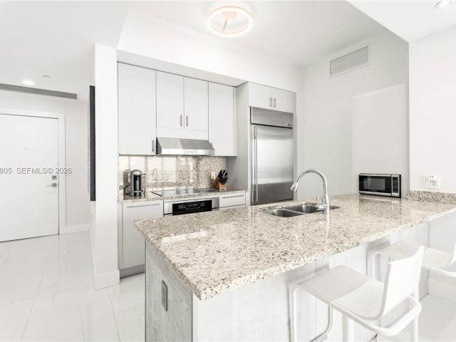 Apartment for sale  Unit #4710 - photo 7517861