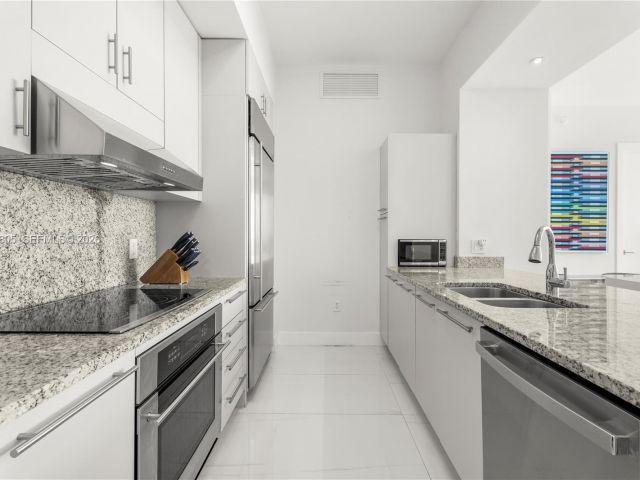 Apartment for sale  Unit #4710 - photo 7517862