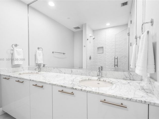 Apartment for sale  Unit #4710 - photo 7517874