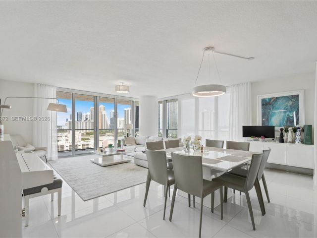 Apartment for rent  Unit #4-1501 - photo 7489987