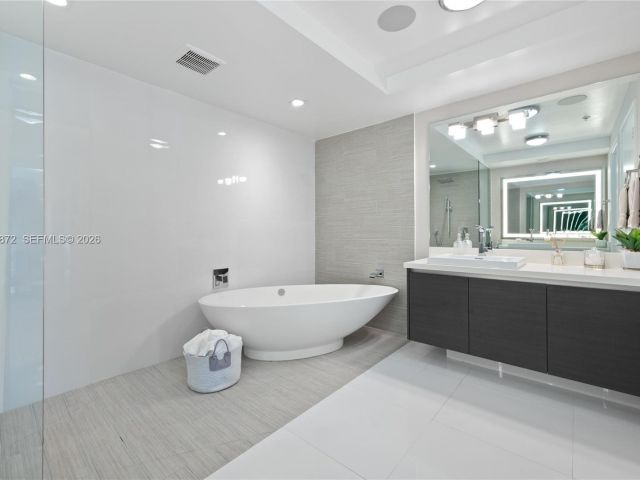 Apartment for rent  Unit #4-1501 - photo 7489993