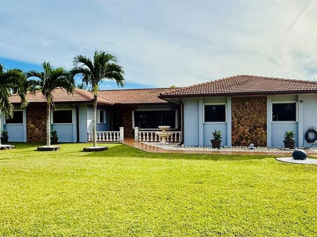 Home for sale at 17100 SW 274th St - photo 7459404