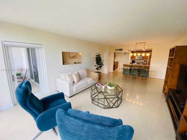 Apartment for rent  Unit #324 - photo 7507104