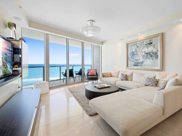 Apartment for sale  Unit #1204 - photo 7498417