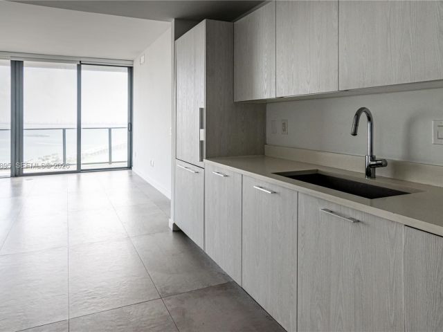 Apartment for rent  Unit #3101 - photo 7523574