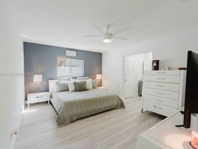 4-bedroom home for sale in Pembroke Pines - 1710 NW 106th Ter - MondialRealty