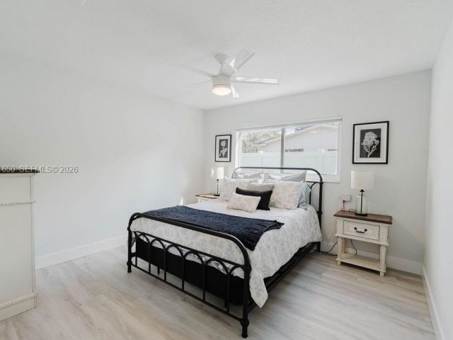 4-bedroom home for sale in Pembroke Pines - 1710 NW 106th Ter - MondialRealty