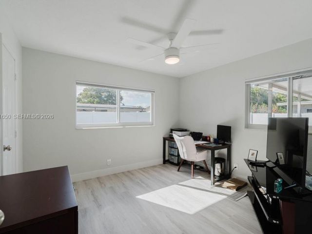 4-bedroom home for sale in Pembroke Pines - 1710 NW 106th Ter - MondialRealty