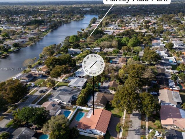 4-bedroom home for sale in Pembroke Pines - 1710 NW 106th Ter - MondialRealty