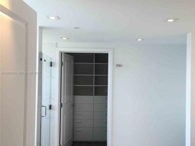 Apartment for sale  Unit #1701 - photo 7497066