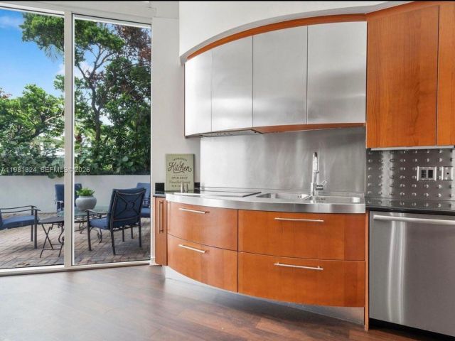 Apartment for rent  Unit #401 - photo 7496021