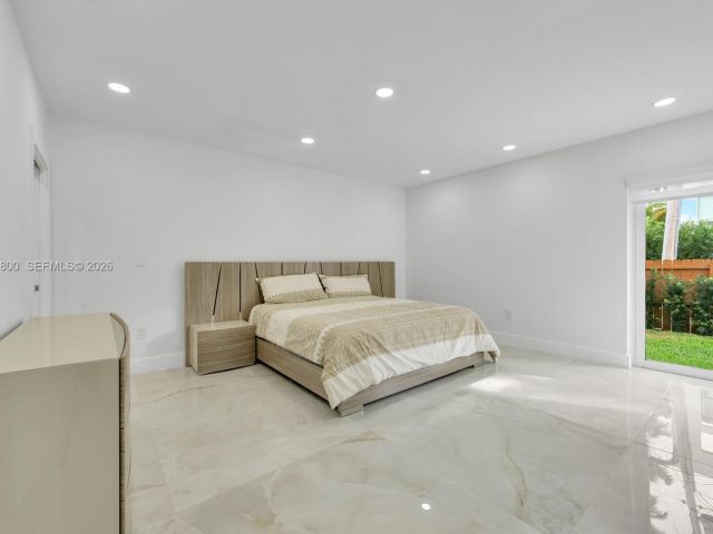 Home for sale at 200 N Hibiscus Dr - photo 7468205