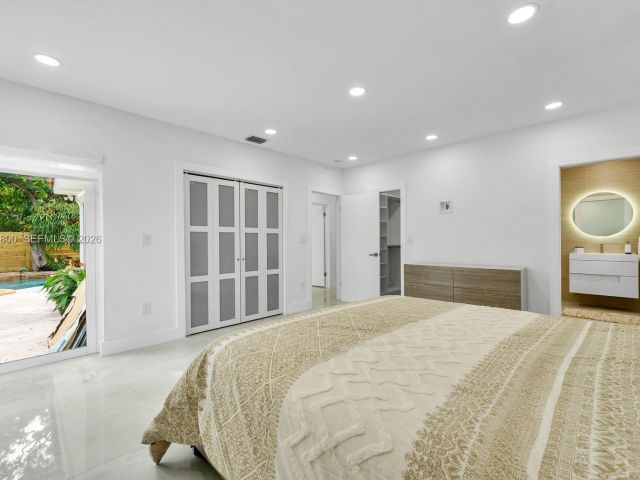 Home for sale at 200 N Hibiscus Dr - photo 7468206