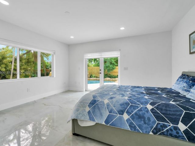 Home for sale at 200 N Hibiscus Dr - photo 7468210