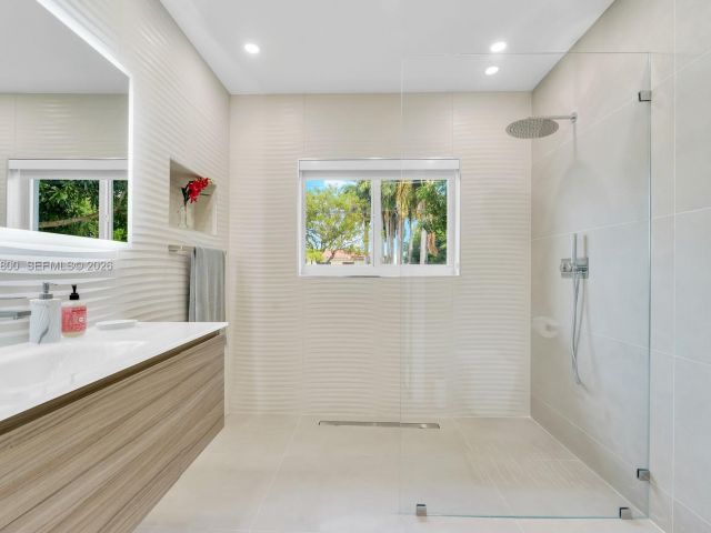 Home for sale at 200 N Hibiscus Dr - photo 7468214