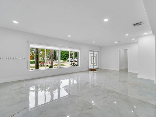 Home for sale at 200 N Hibiscus Dr - photo 7468215