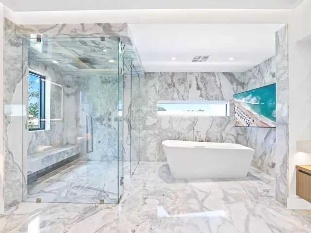 6-bedroom home for sale in West Palm Beach - 237 Elwa Place - MondialRealty