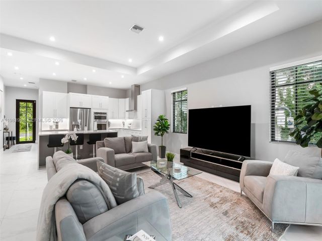 Home for rent at 1484 SW 32nd St 0 - photo 7482679