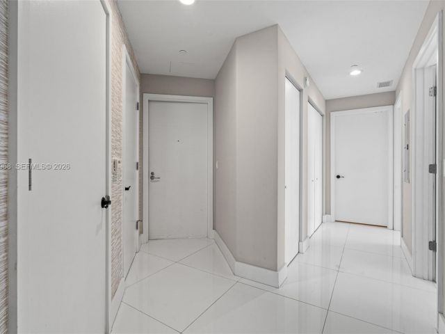 Apartment for sale  Unit #3201 - photo 7505156